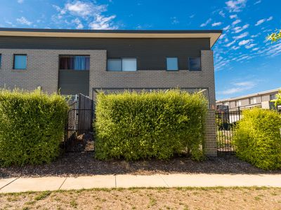 12 / 4 Annie Douglas Street, Casey