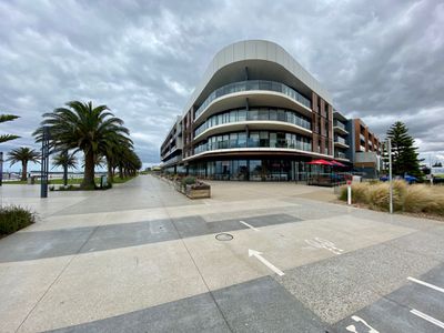7/50 Catamaran Drive, Werribee South