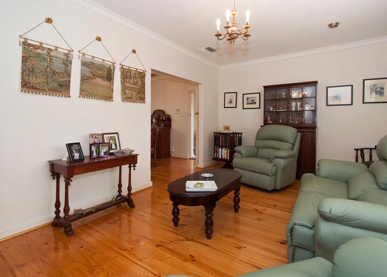 10 Newland Avenue, Marino