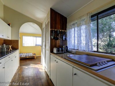 47 Main Street, Montville