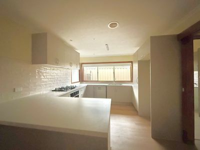 2 / 30 Rowes Road, Werribee