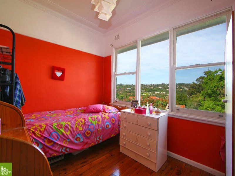 10 Adams Ave, Unanderra