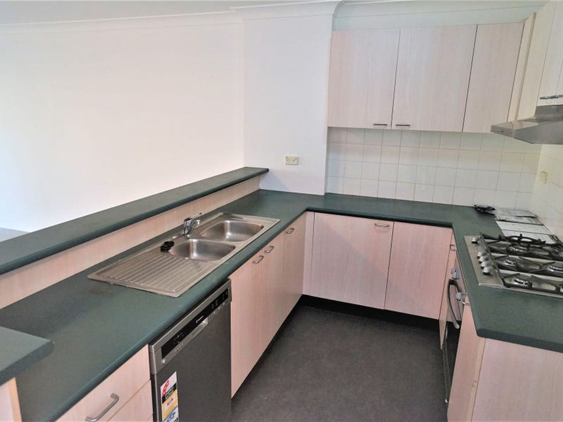 12 / 2 Kensington Mews, Waterloo