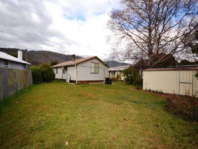 19 Freeburgh Avenue , Mount Beauty