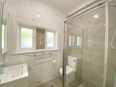 19 Edgbaston Road , Beverly Hills