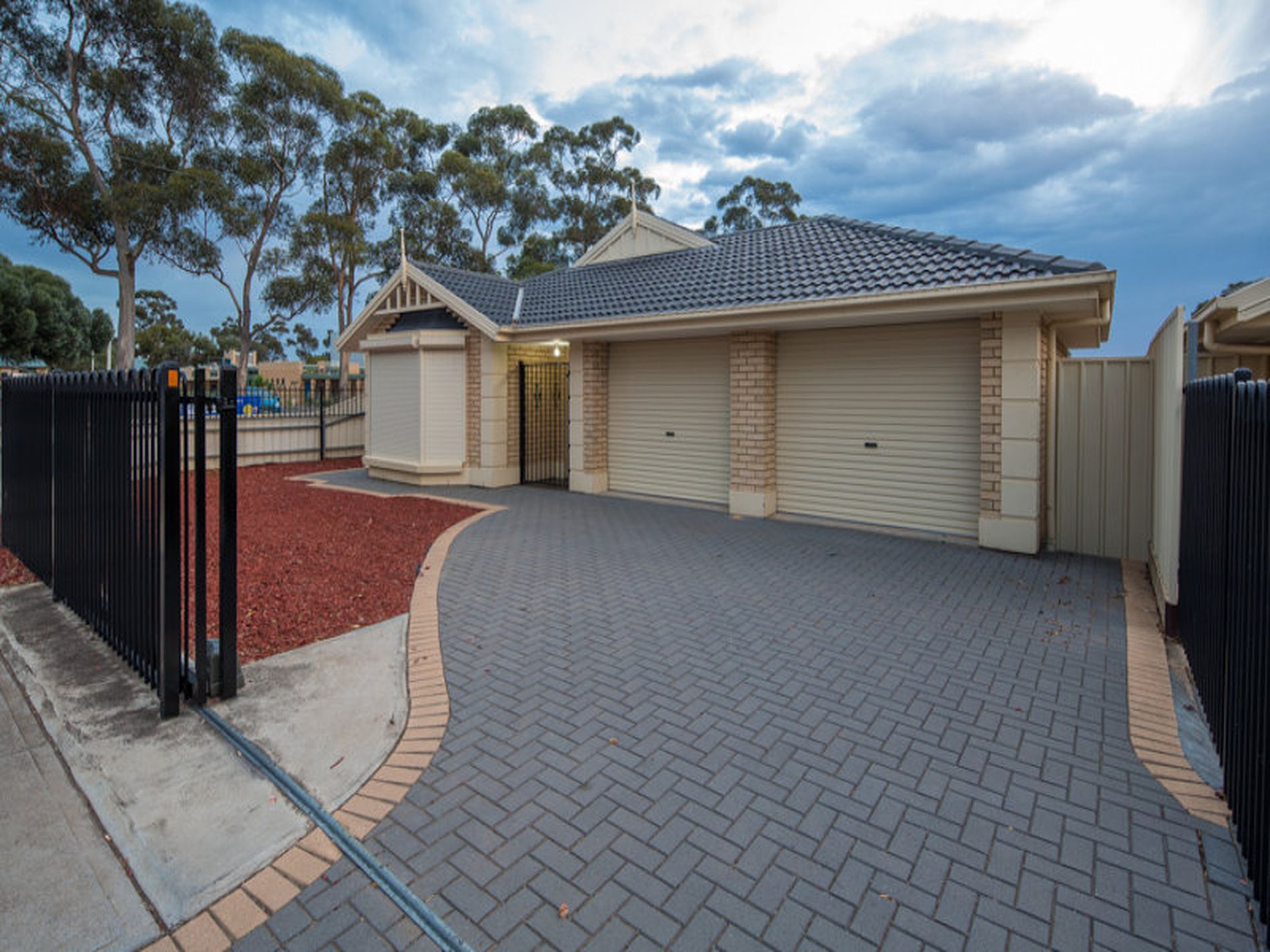 11 Gray Avenue, Northfield