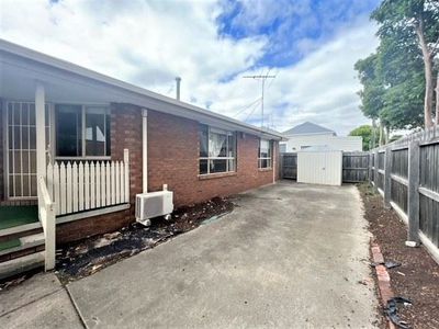 2 / 58 Candover Street, Geelong West