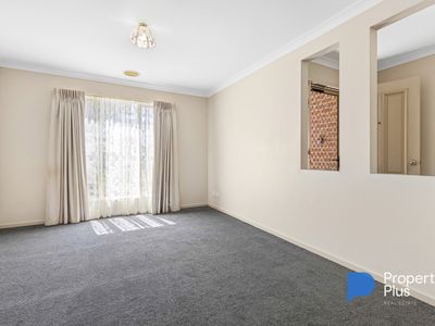 9 Irontree Close, Kangaroo Flat