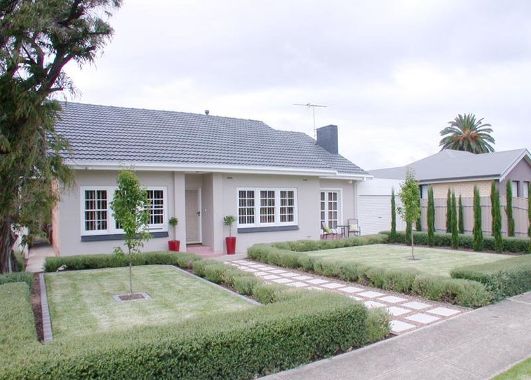 4 McLachlan Avenue, Glenelg North