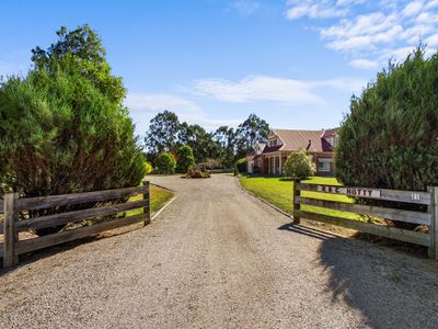 21  Hampton Court, Longford