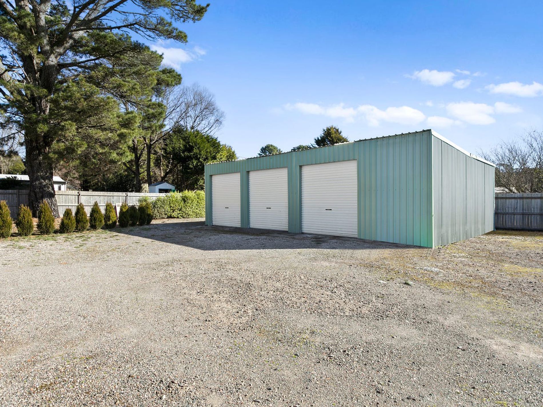 REAR 3 BAY GARAGE / 29 HODDLE STREET, Robertson