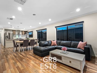 6 Glasson way, Cranbourne West