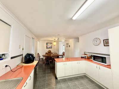 24 South Street, Urangan