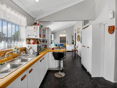 9 Bundesen Avenue, Midge Point