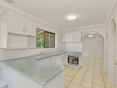 11 Green Way, Rochedale South