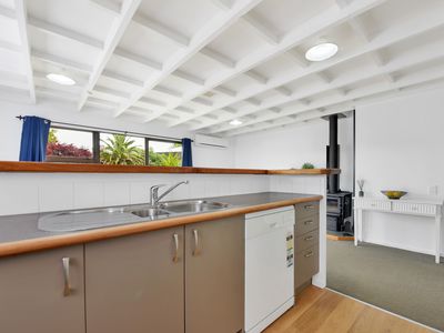 1 / 1 Windlesham Place, Wakefield