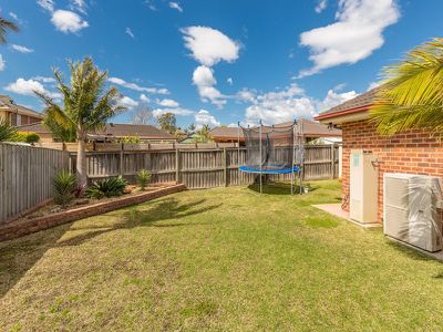 19 Silverwood Place, Horsley