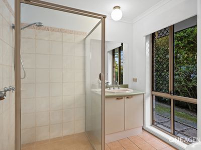 16 Toorak Place, Forest Lake