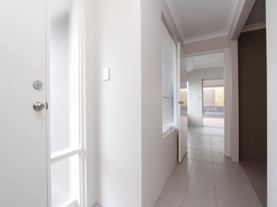 2 / 58 Central Avenue, Redcliffe