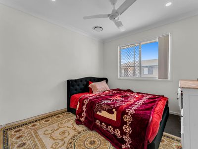 11 / 300 Redbank Plains Road, Bellbird Park