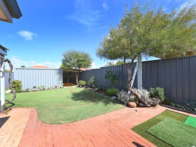 32 Thicket Circuit, Banksia Grove