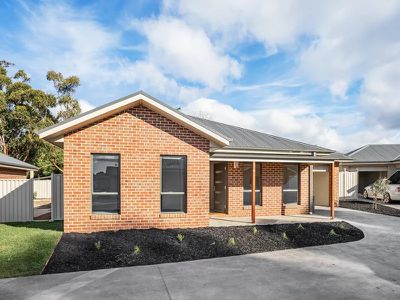 5 / 1 Roger St, Romsey
