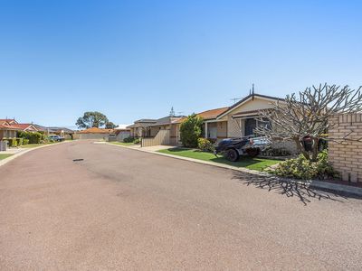 4 / 5 Sainte Maxime Avenue, Port Kennedy