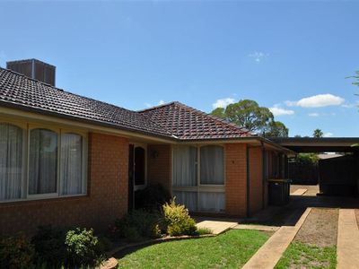 9 Bluegum Street, Forbes