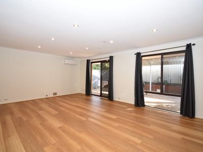2 / 84 Clydesdale Street, Como