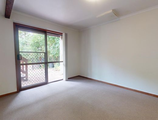 Beautifully presented Noosa Heads Home - AVAILABLE LATE JANUARY image 13