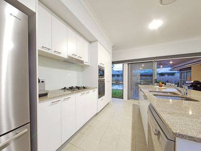 24 Barrington Crescent, Wakerley