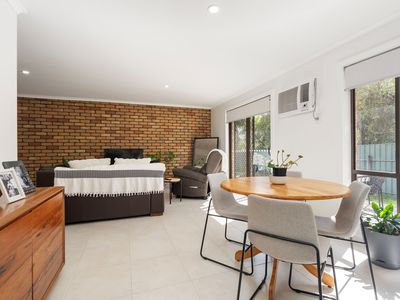 2 / 12 McMAHON PLACE , Wodonga