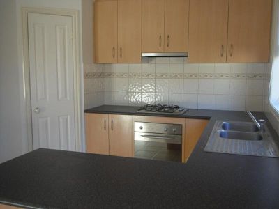 2 / 44 Hogans Road, Hoppers Crossing