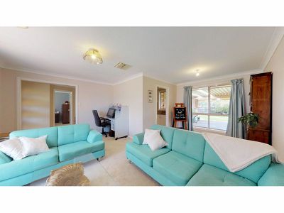 85 Websdale Drive, Dubbo