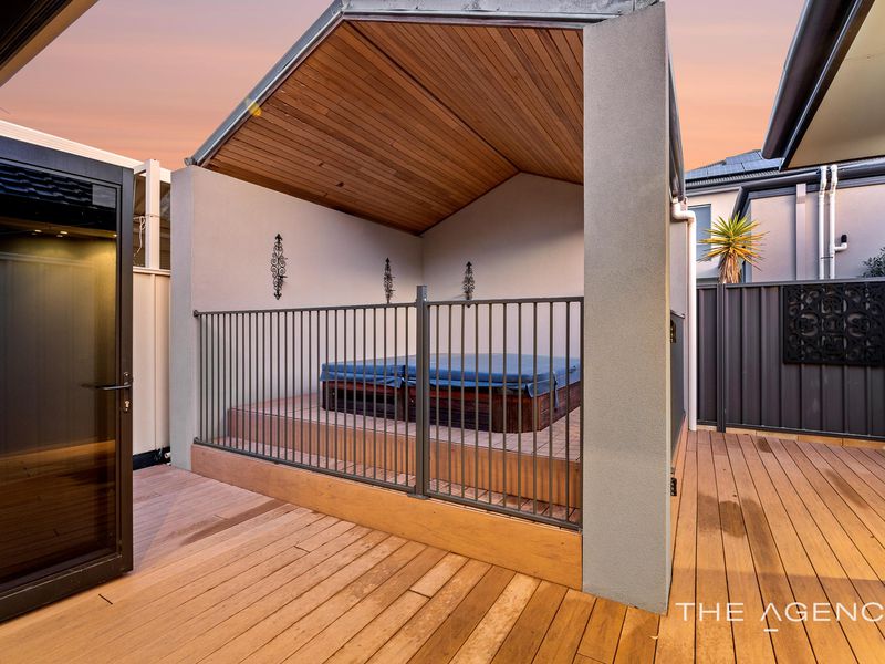 4 Sandford Avenue, Lake Coogee