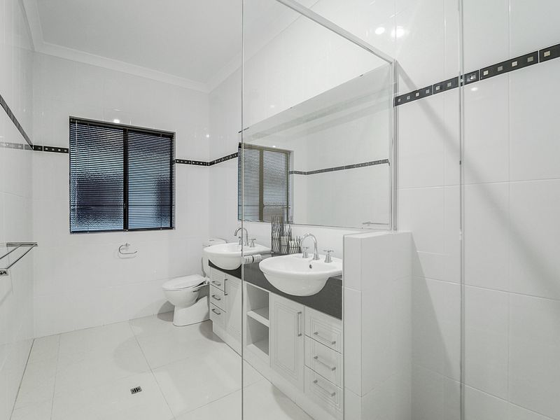 35A Hartfield Way, Westminster