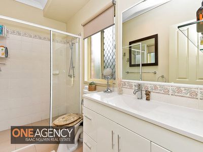 42 Glasshouse Cr, Forest Lake