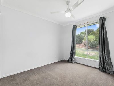 8 Rural View Court, Craignish