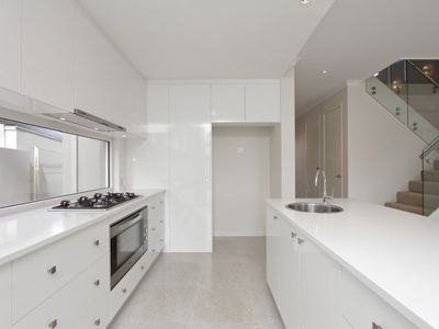 5 Grasstree Way, Churchlands