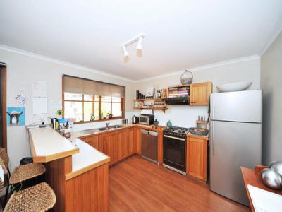 22 Deakin Drive, Flora Hill