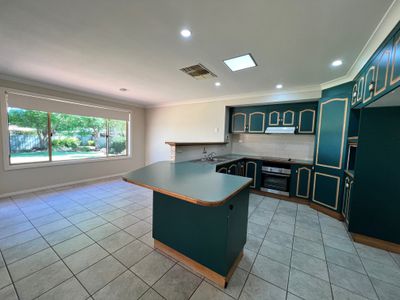 23 Falconer Way, Dubbo