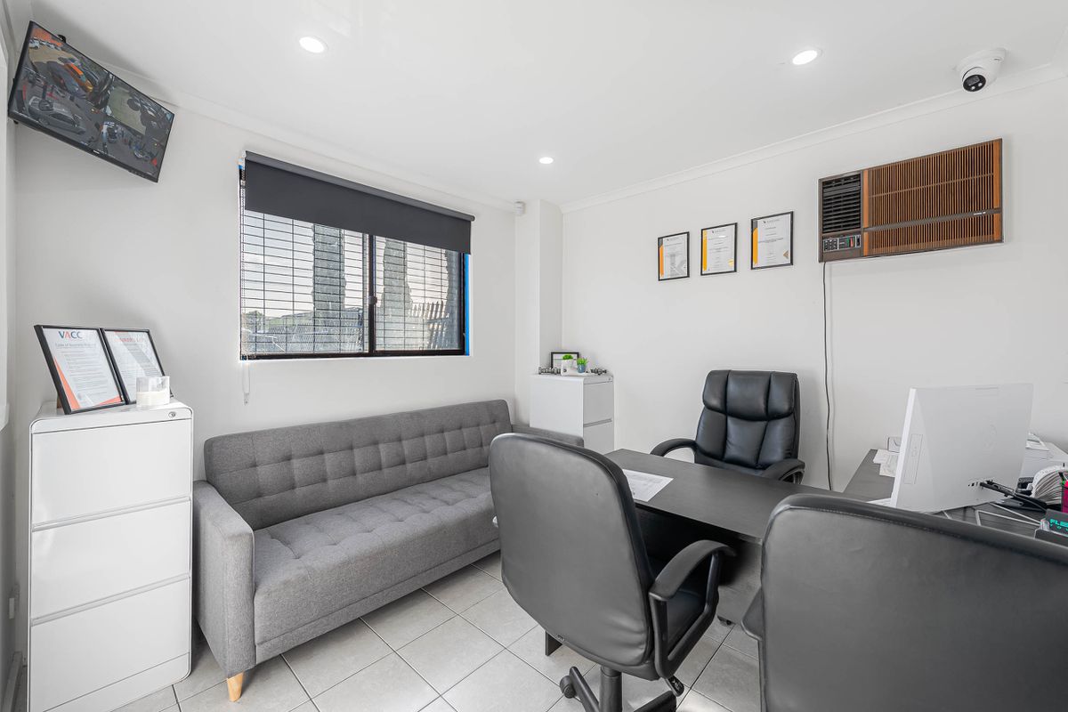1&2 / 45 Macaulay Street, Williamstown North