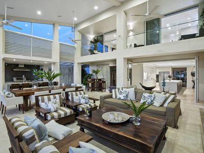 249-255 Monaco Street, Broadbeach Waters