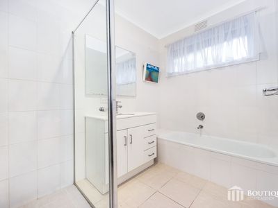 42 Brentwood Drive, Glen Waverley