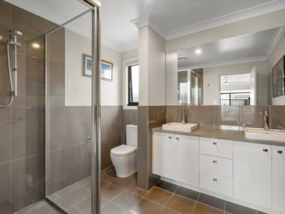 5 Bathers way, Morisset Park
