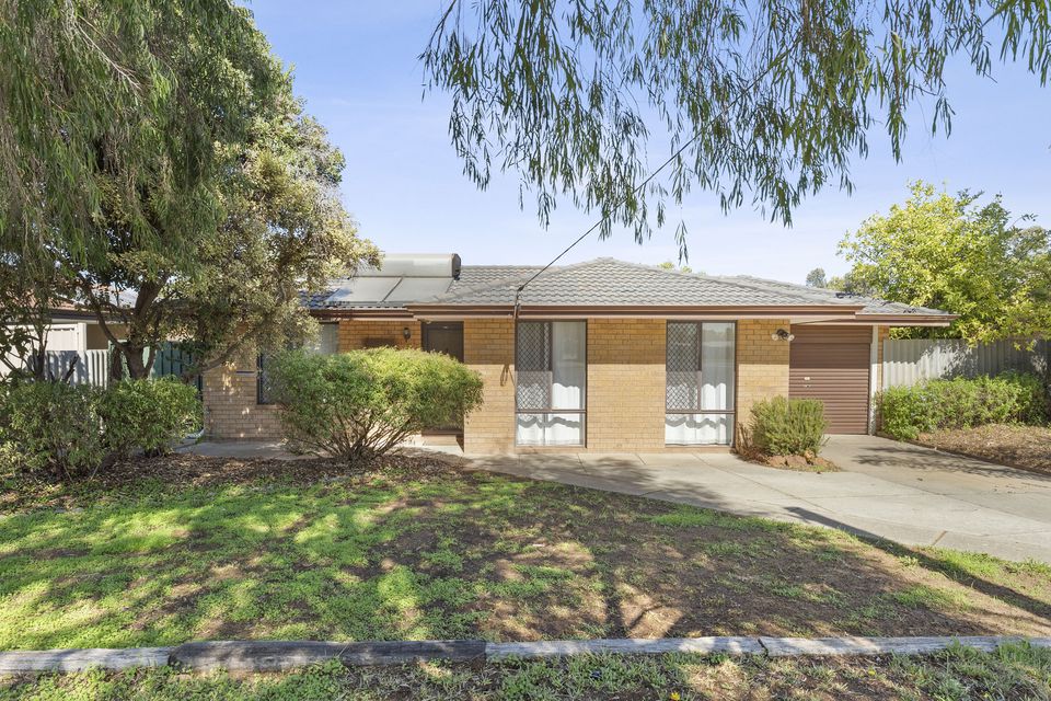 72 Cambridge Crescent, Cooloongup