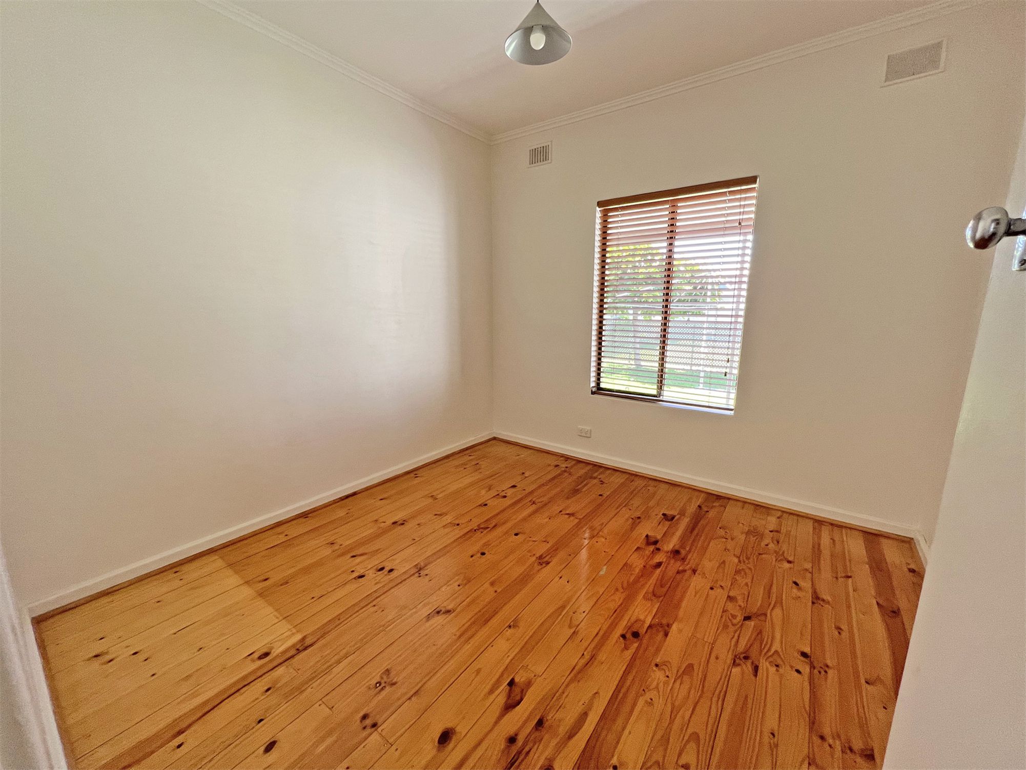 33 Wolseley Terrace, Ascot Park