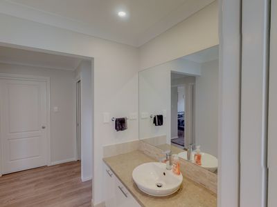 10 Waterfall Crescent, Dubbo