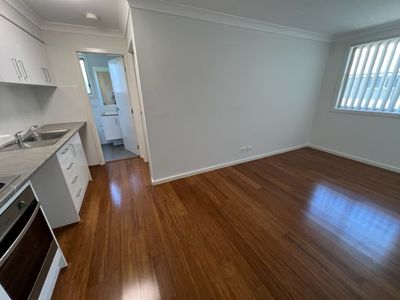 13 Signals Lane, Bardia