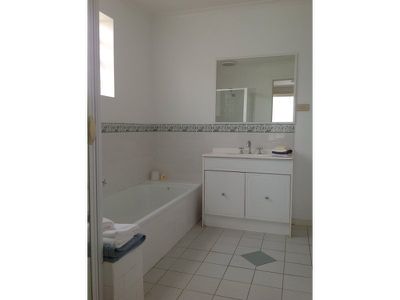 1 Burlington Crescent, Leopold